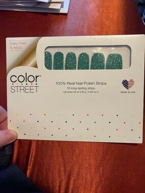 Color Street Wonder-Mint Glitter Nail Strips